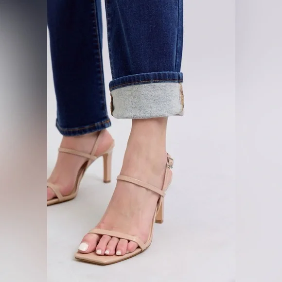 Judy Blue Medium Washed Straight Leg Jeans with Pockets - Picture 9 of 10